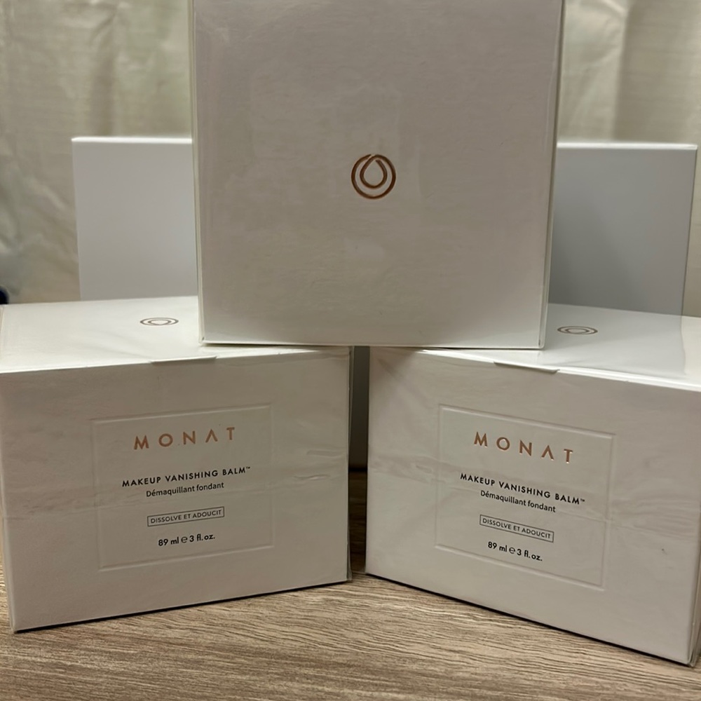 Monat makeup vanishing balm